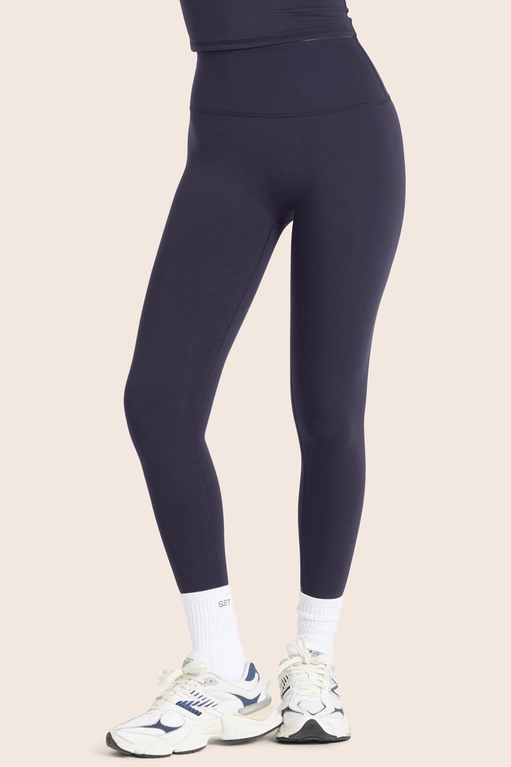 AIRLUXE™ BREATHE LEGGINGS - SPADES Featured Image