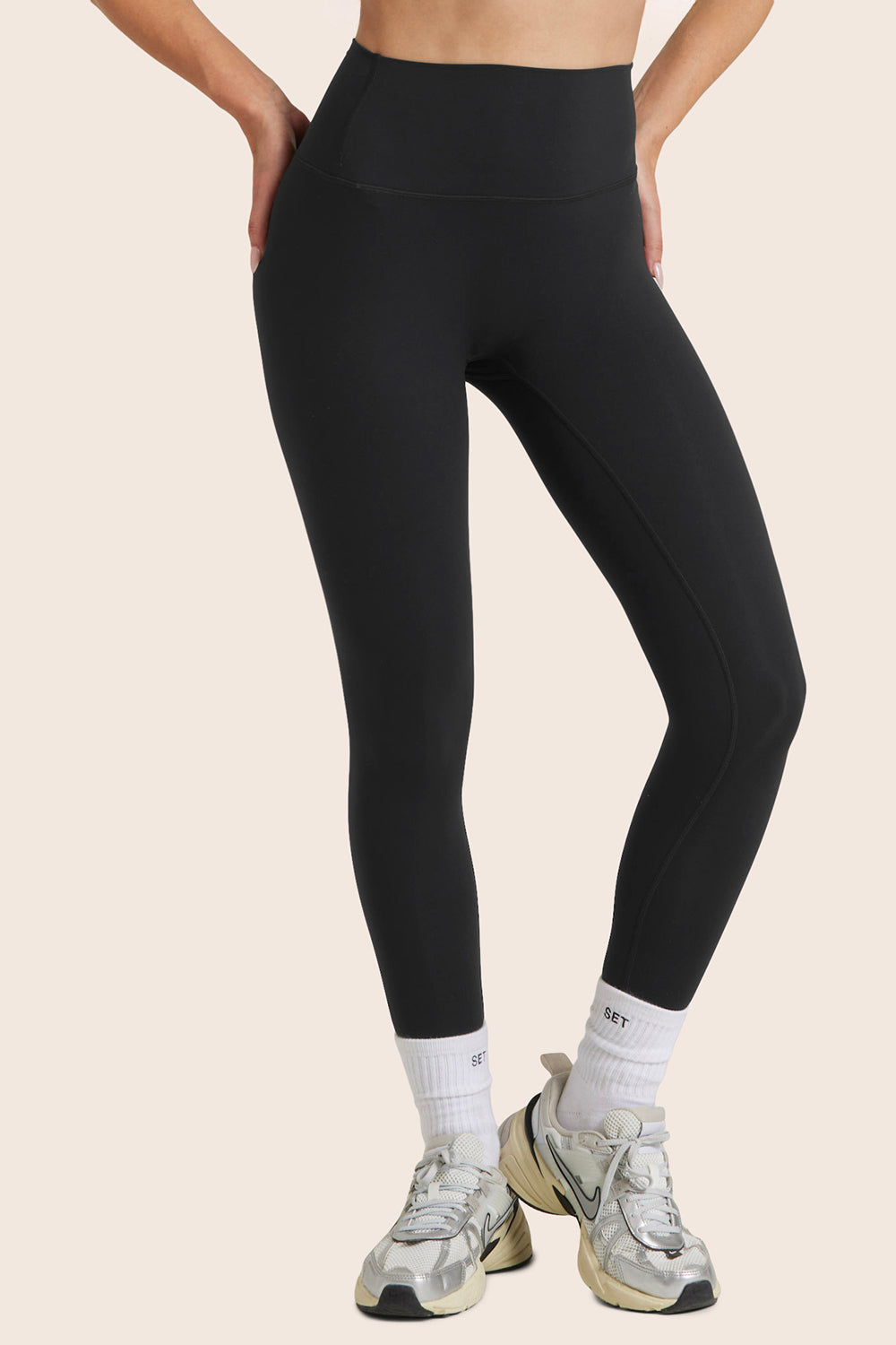 AIRLUXE™ BREATHE HIGH-RISE LEGGINGS - ONYX Featured Image