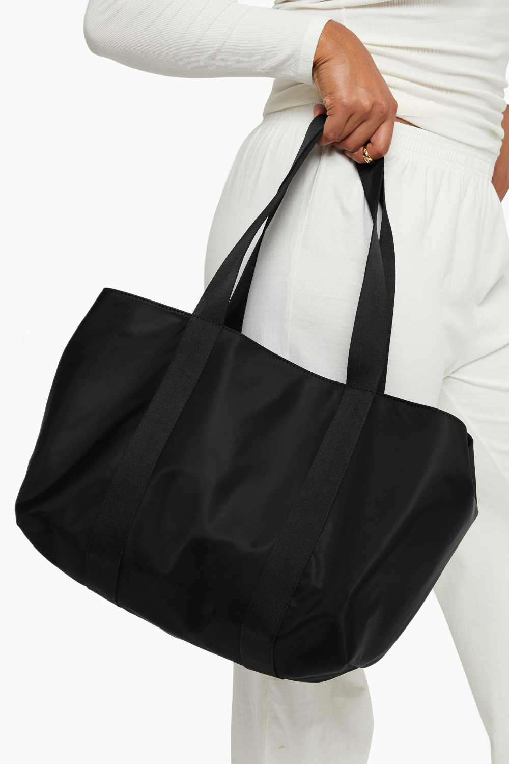 SET™ BOXY TOTE IN ONYX