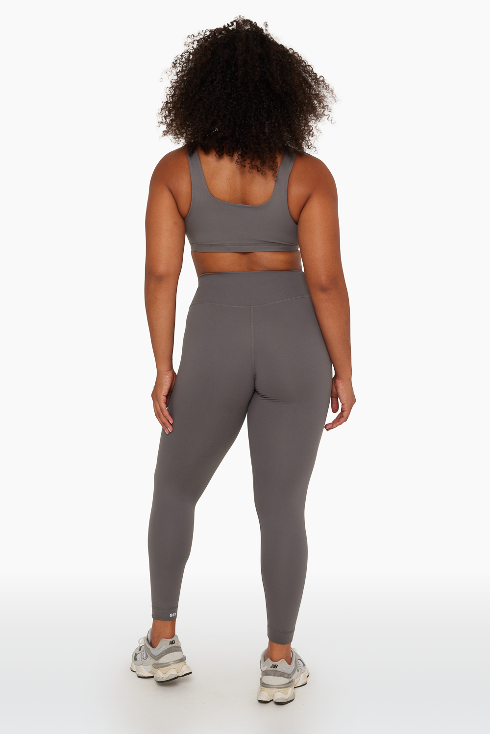 SET™ FORMCLOUD™ LEGGINGS IN GRAPHITE