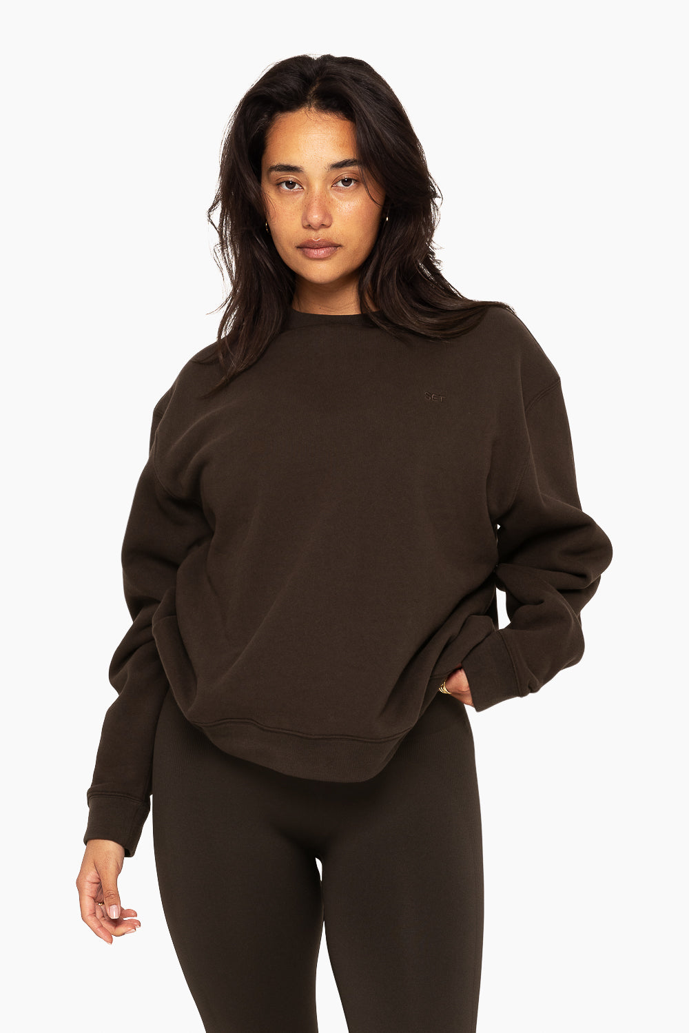 SET™ EMBROIDERED HEAVYWEIGHT SWEATS CREWNECK IN ESPRESSO