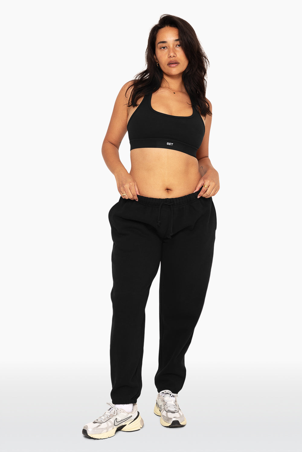 SET™ EMBROIDERED HEAVYWEIGHT SWEATS DRAWSTRING SWEATPANTS IN ONYX