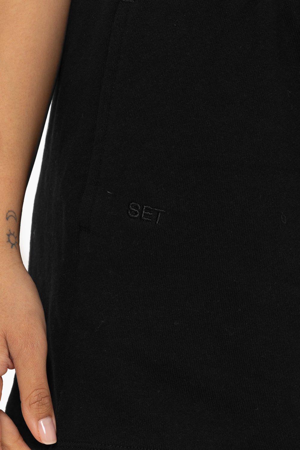 SET™ EMBROIDERED HEAVYWEIGHT SWEATS DRAWSTRING SWEATPANTS IN ONYX